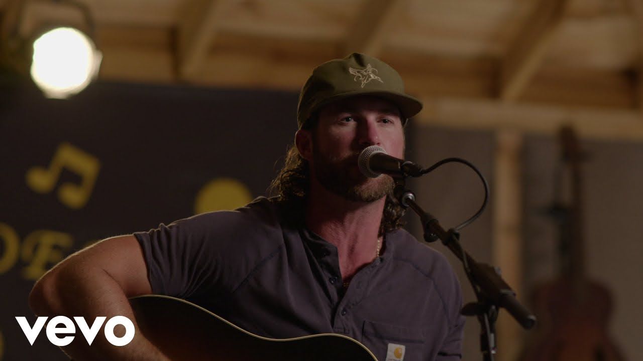Riley Green – Different ‘Round Here (Golden Saw Series Performance)