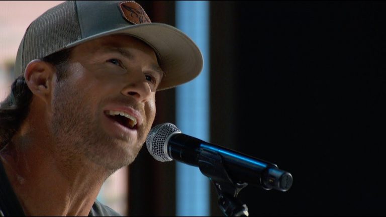 Riley Green – I Wish Grandpas Never Died (Live From the 55th ACM Awards)