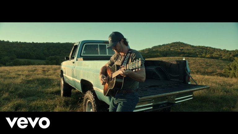 Riley Green – If It Wasn’t For Trucks (Official Video)